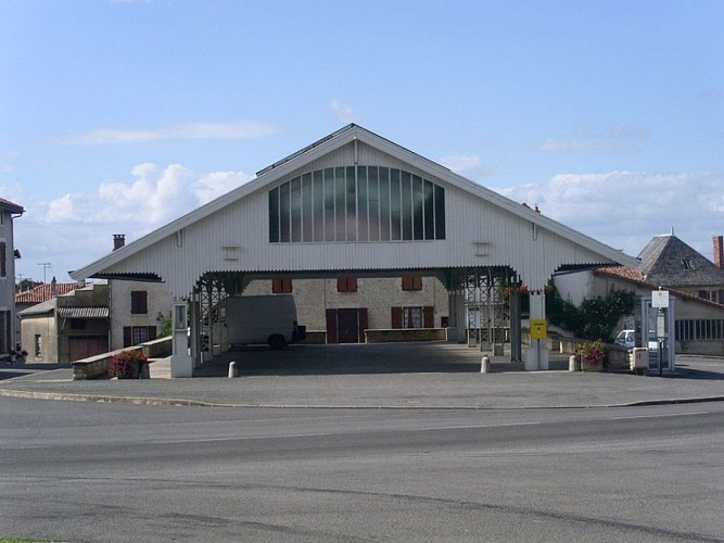 Halles_Joussé (5)