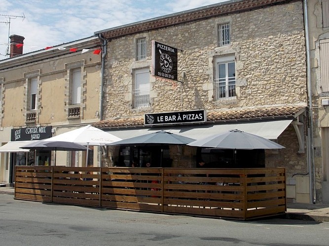 Bar_a_pizza_exterieur