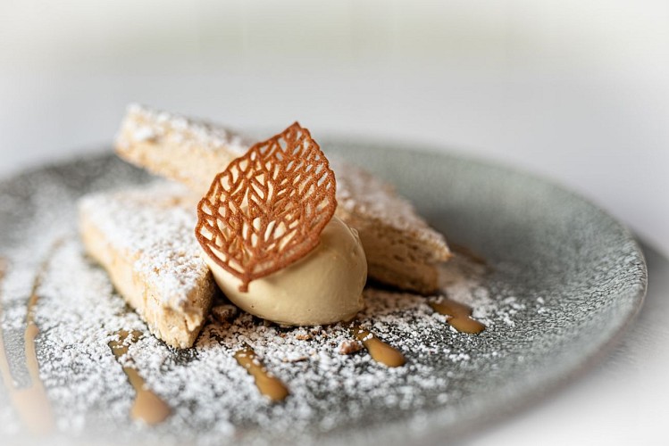 Restaurant Chez Germaine - Dessert Le Russe - GEUS D'OLORON (©ROGER Caroline) - DI