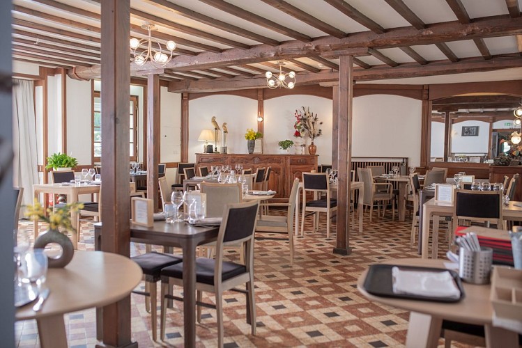 Restaurant Chez Germaine - Salle 2 - GEUS D'OLORON (©ROGER Caroline) - DI