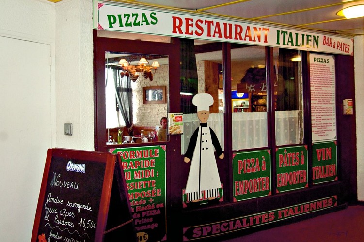 Le Chalet Tivoli La Pizzeria 02