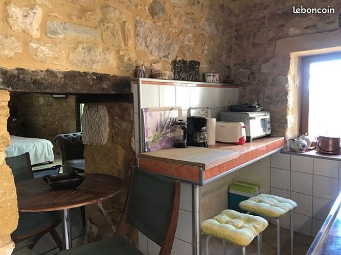 Le Petit Gite_Kitchen storage