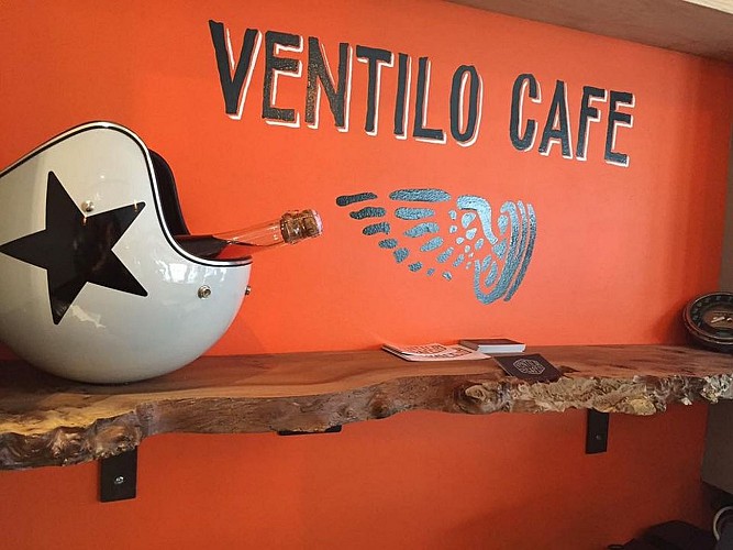 Ventilo Cafe Biarritz salle3