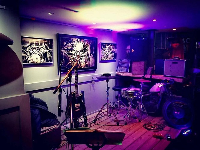 Ventilo Cafe Biarritz salle4