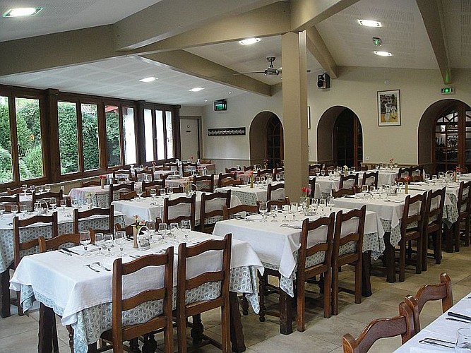 Hotel restaurant Les Sources de la Nive - salle de restaurant - Estérençuby