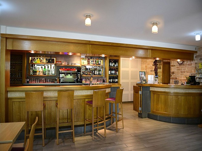 Hotel restaurant Andreinia - bar - Estérençuby