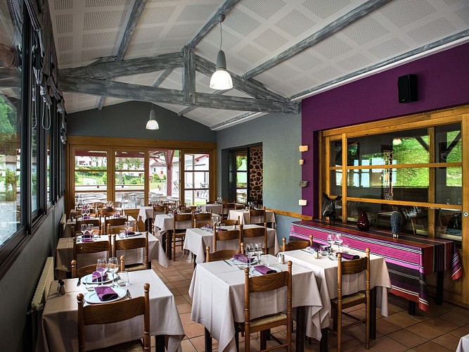 Hotel restaurant Andreinia - salle des repas - Estérençuby