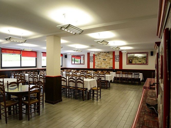 Hotel restaurant Andreinia - salle groupe - Estérençuby