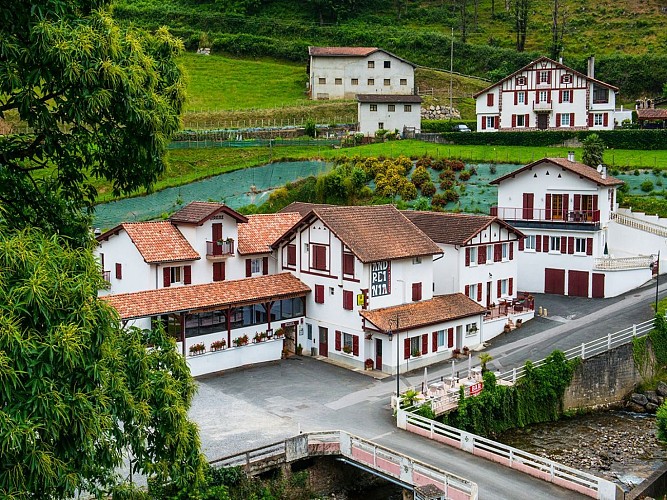 Hotel restaurant Andreinia - vue façade - Estérençuby