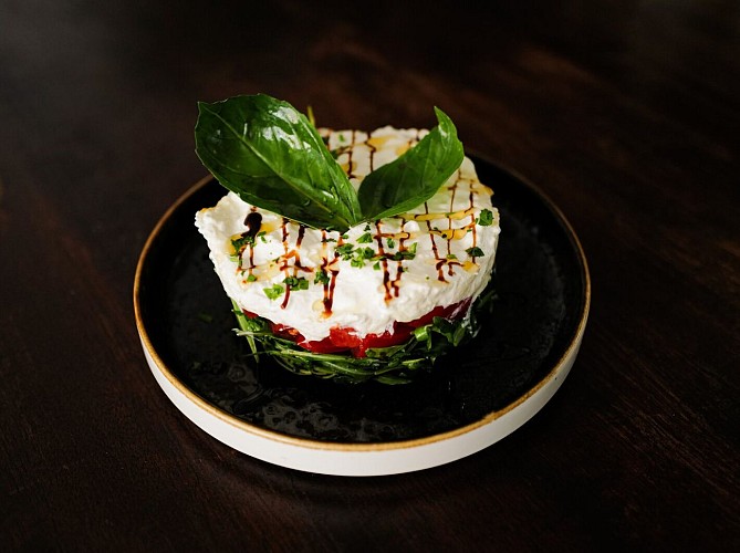 Tartare di pomodoro e stracciatella di burrata