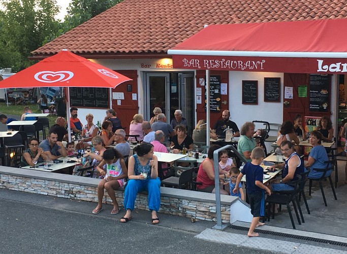larrouleta-terrasse-restaurant-urrugne