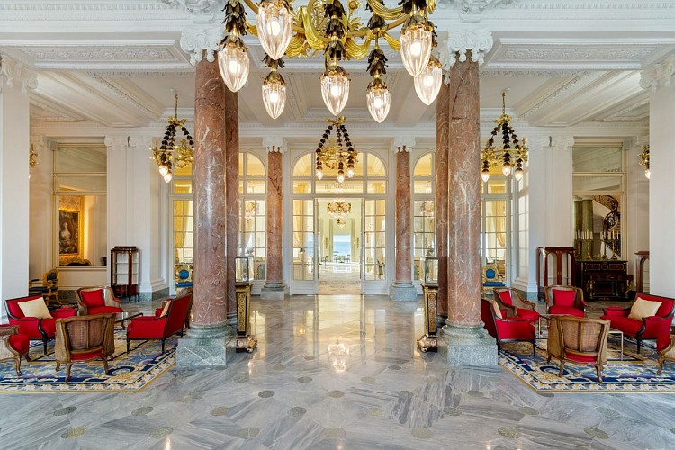 Hotel du palais lounge biarritz entrée