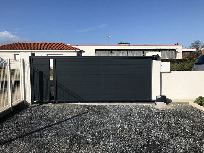 2023_fernandes (1) (Copier)