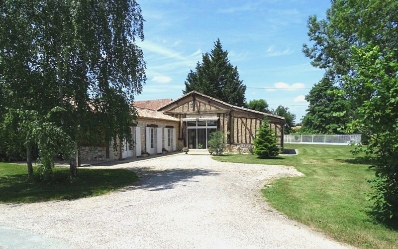 HLOAQU047FS000G8_grande