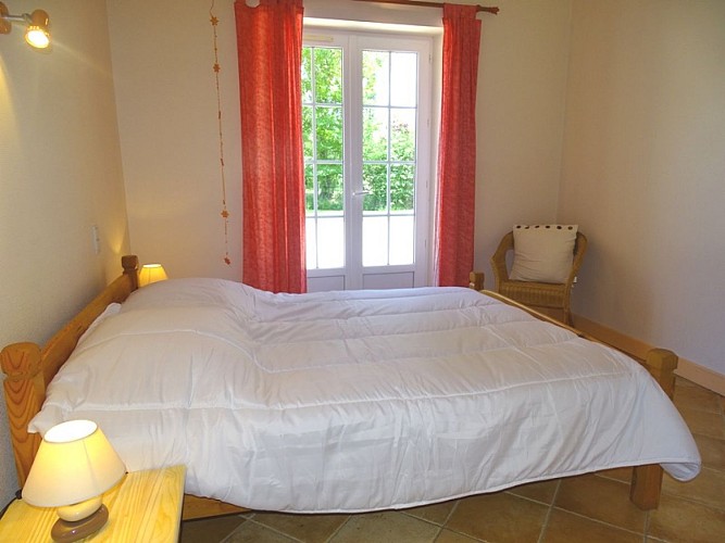 HLOAQU047FS000G8_grande10