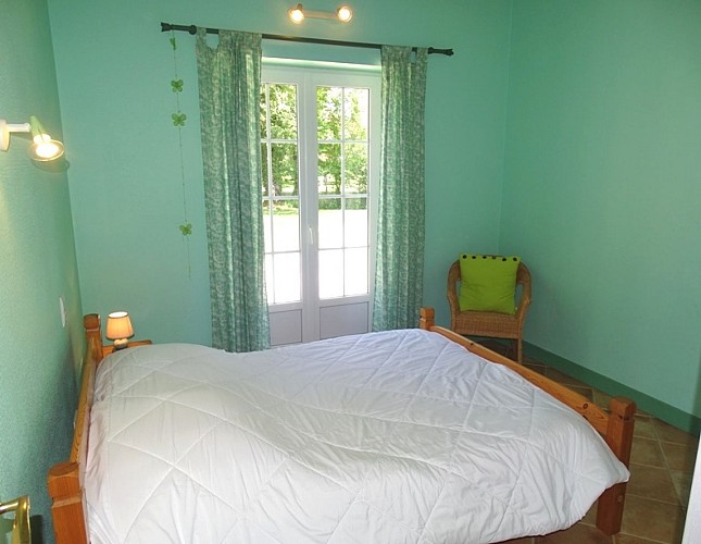 HLOAQU047FS000G8_grande11