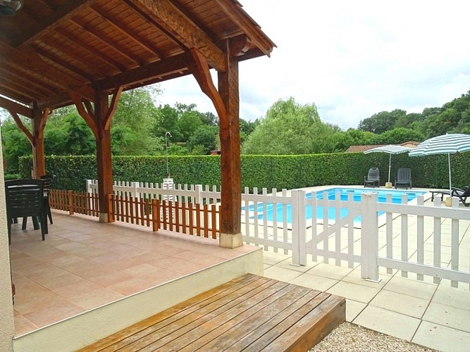 HLOAQU047FS000H3_grande