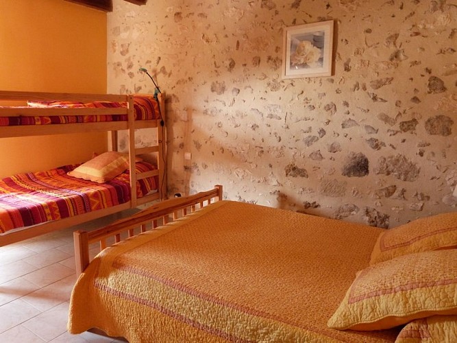 Coeurdebastides_Rayet_hlo_gitecouleaux14_20160527(800x600)