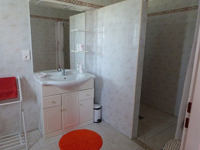 Coeurdebastides_Rayet_hlo_gitecouleaux12_20160527(800x600)