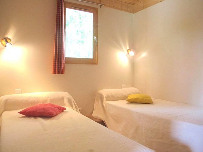 HLOAQU047FS002S0_PINDERES_HLL001B_chambre2