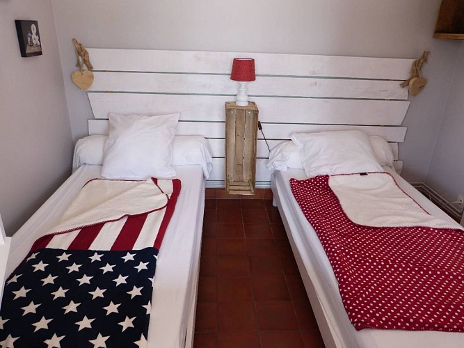 HLOAQU047FS002US_grande10