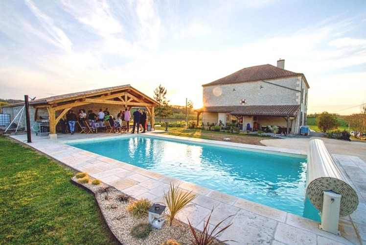 Domaine-les-Courteaux-Pool01--800X600--2