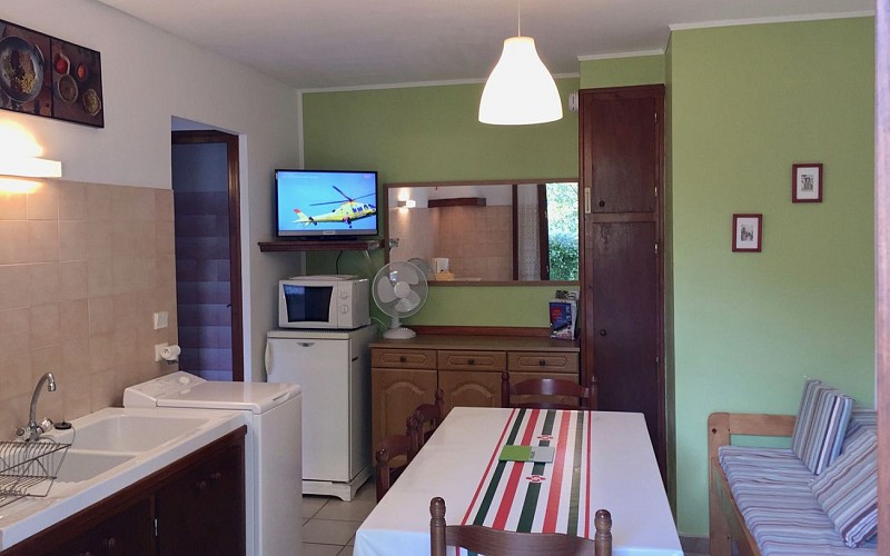 1440x-900-Nazabal-Derriere-2