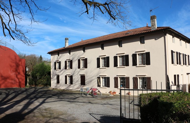 zubelzu-facade2-meuble-urrugne