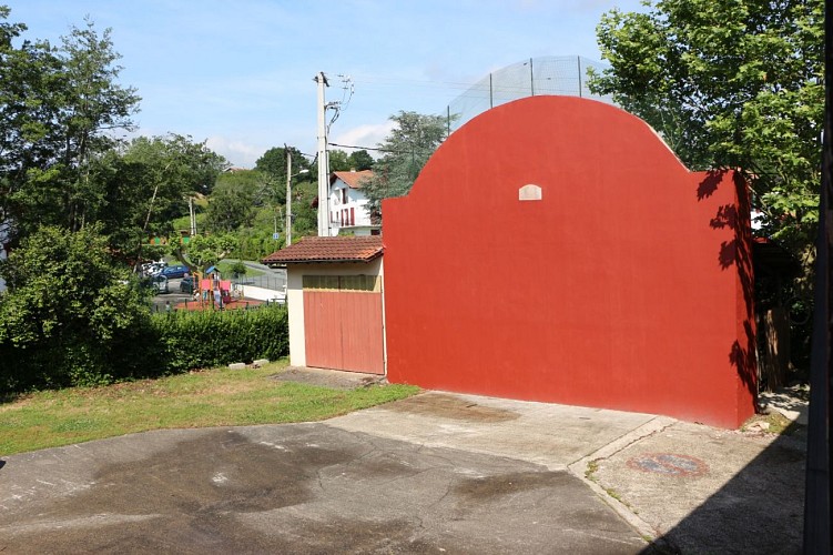 zubelzu_droite_fronton_meuble_urrugne