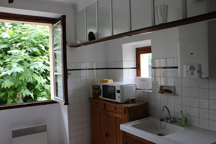 zubelzu_droite_cuisine_meublé_urrugne