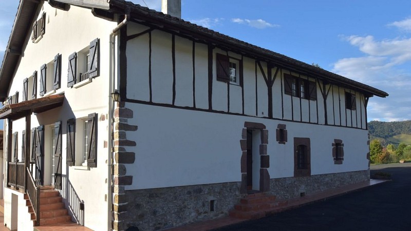 facade-maison-etcharrenia-2