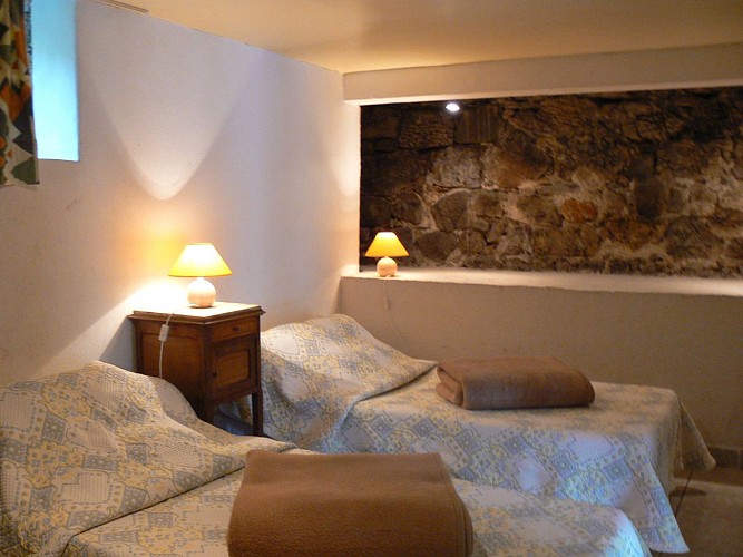 Les-Trois-Maisons-Gite-vert-Chambre-2