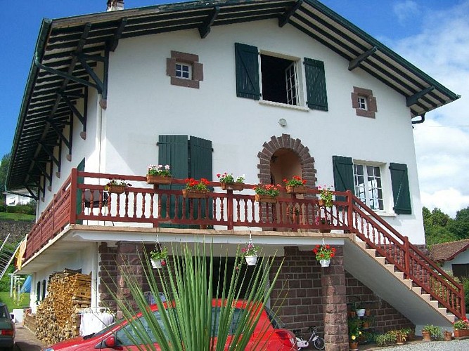 Location Parisot - Vue maison - St Jean Pied de Port