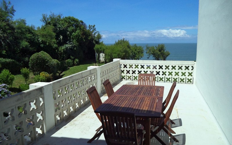 652-terrasse-juin--3--1440x900