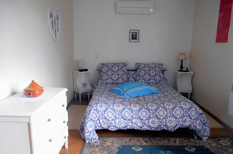 maison depez chambre lit double baroque saint jean le vieux