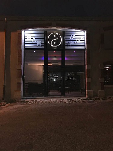 34481966_919772364896697_8911234154746609664_n