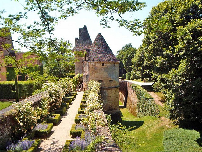 Château de Losse_rempart fleuri