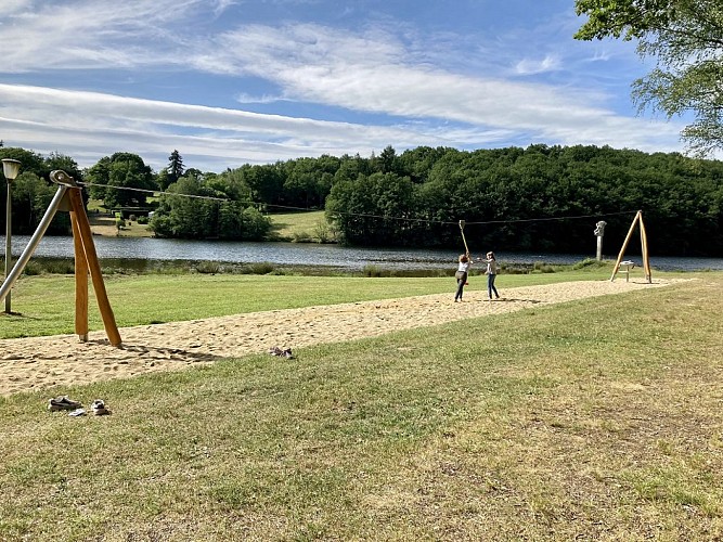 Plage du lac de Ste Hélène, à Bujaleuf