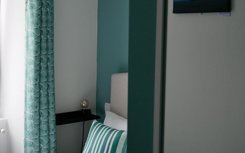 B7383B76-1F9F-49BF-8231-FA47308E2D9C 1440