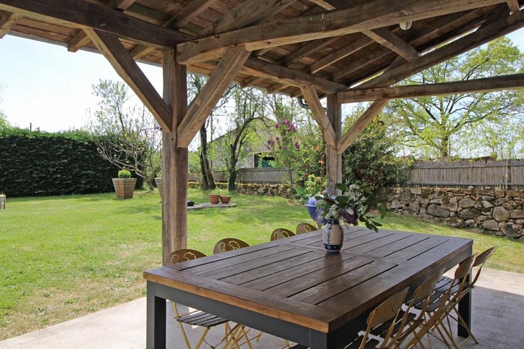 Gite " Lascaux" à Saint Mathieu en Haute-Vienne (Limousin)- terrasse_5
