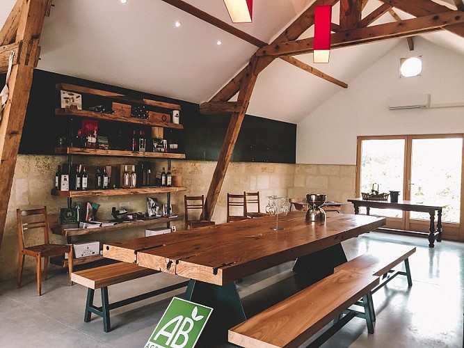 chateau_de_cots_bayon_cotes_de_bourg_salle_degustation 800x600©Rémi_Bergon