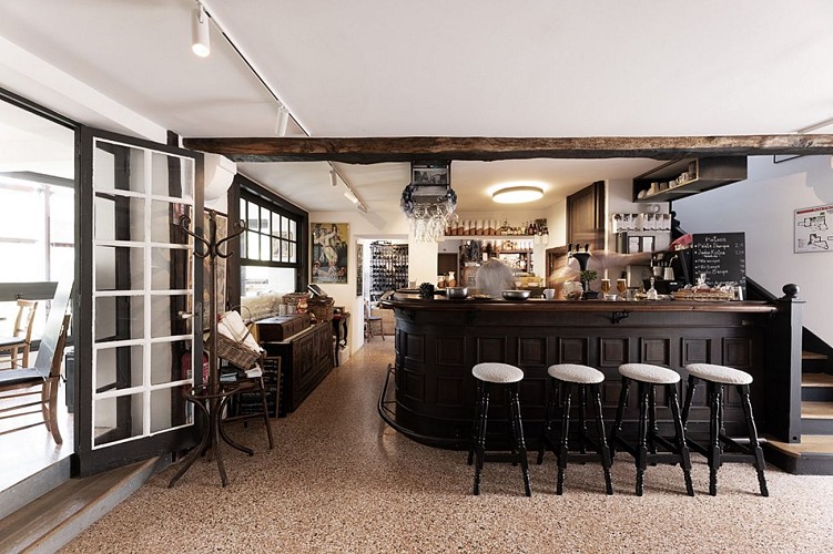 Auberge_Hiribarren_bar