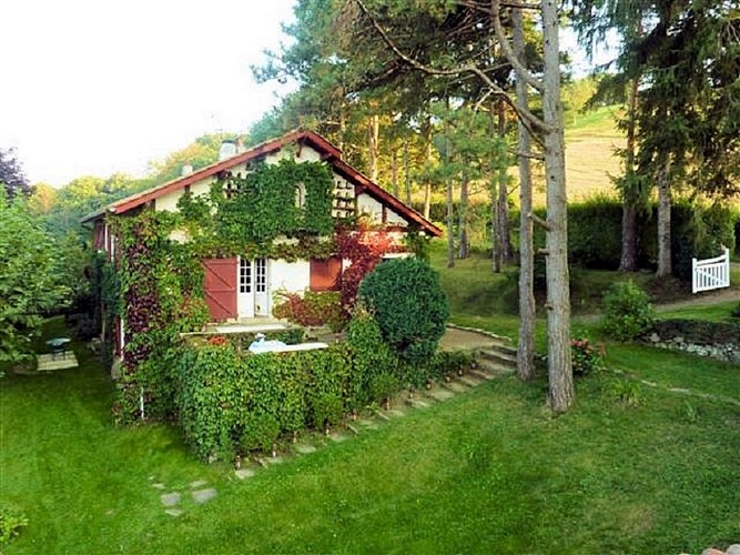 krassinine-exterieur-chambre-urrugne-2