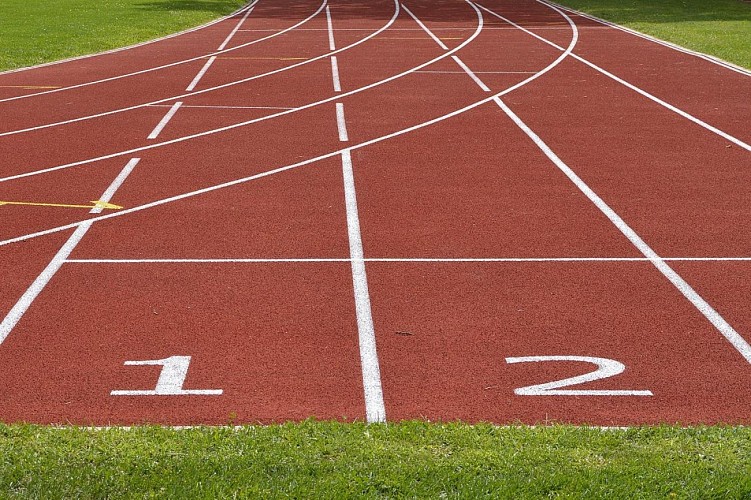 tartan-track-g5283970a7_1920 (1)