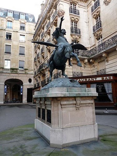 Square de l'Opéra - Louis Jouvet