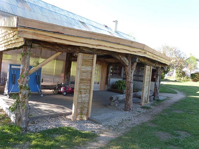 gite-morvan-photo-cuisine-salle-lysimaque-terrasse-32M--06-2