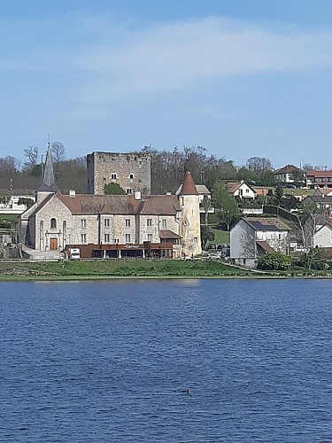 Gîte Au bord de l'étang_Saint-Sernin-duBois©Sylvie Jury.(11)