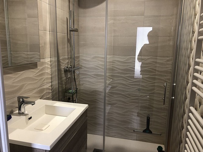 Ferme du tilleul 71 - Salle de bain - étage