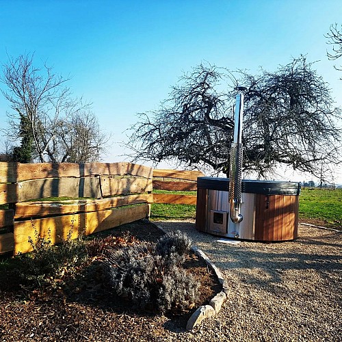 Bain nordique chauffé au feu de bois