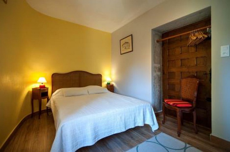 1 chambre, lit 140X200cm